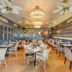Portie Deluxe By Da'home Hotel